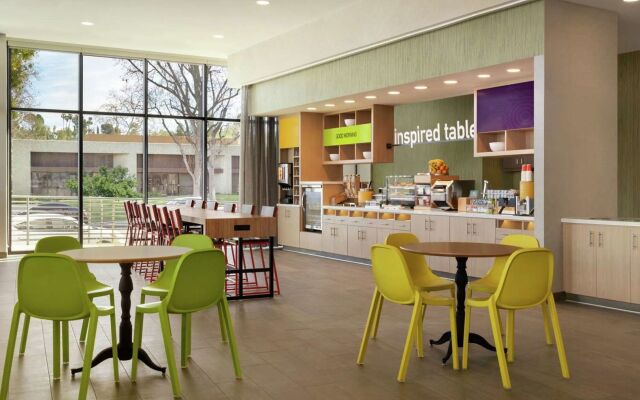 Home2 Suites By Hilton Woodland Hills