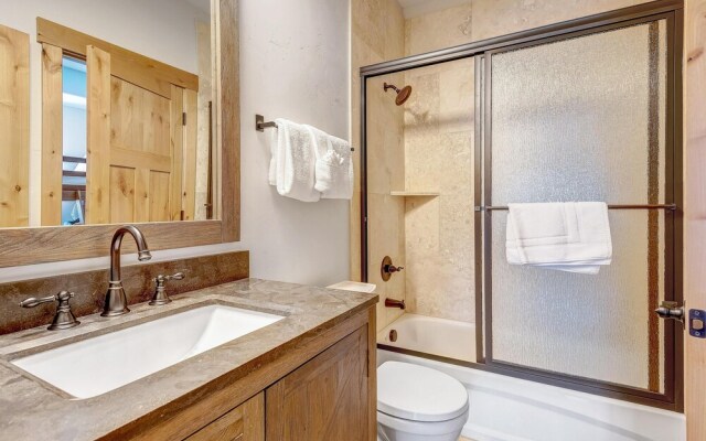 Beautiful 4BD near Winter Park HOT TUB