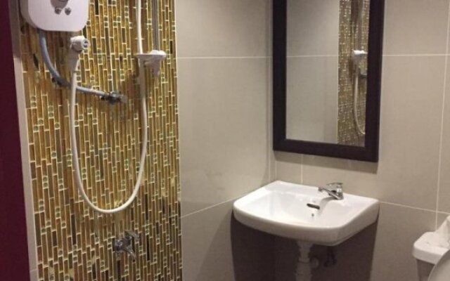 Tas Sakura Budget Hotel