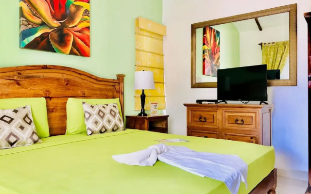 19 Pax 2 Connected Pool Villas