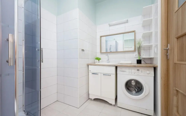 Apartment Near Łazienki by Renters
