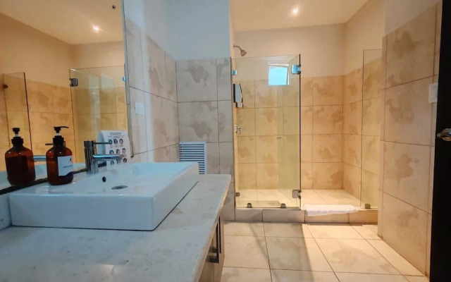 Puerto Azul Residences