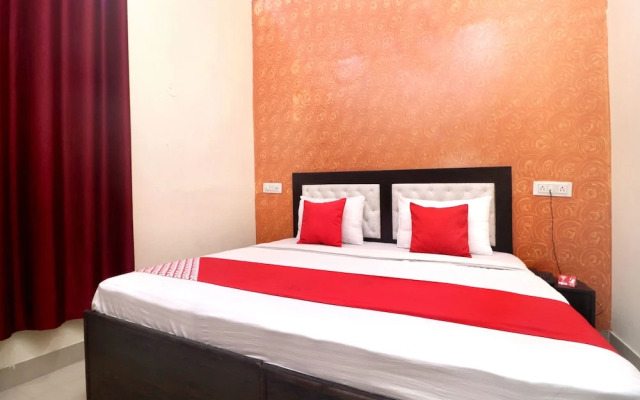 OYO 16700 HOME Exotic 2 BHK Dream View Khanyara Road