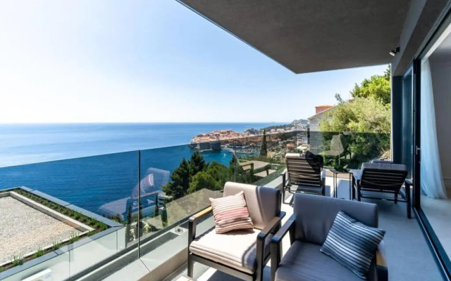 New&Luxury 5* with an Amazing View - Pure Apartment
