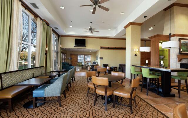 Hampton Inn & Suites Austin-Airport