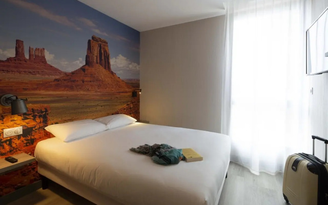 Break Hotel