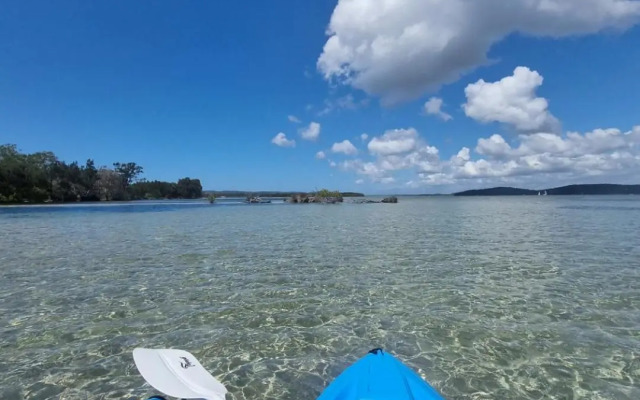 Serenity by the Lake - Romantic Waterfront Couple's Getaway