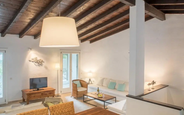 Skiathos Holidays Three-bedroom Villa