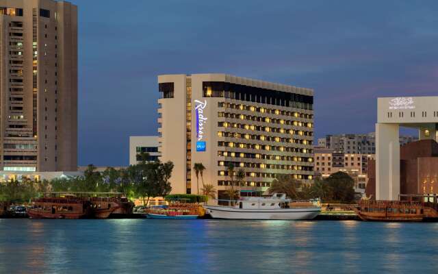 Radisson Blu Hotel, Dubai Deira Creek