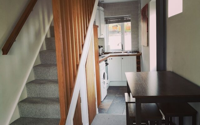 Charming 1-bed Maisonette With Mountain View