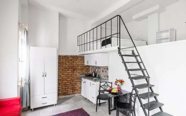 The Red Tent Suite 88