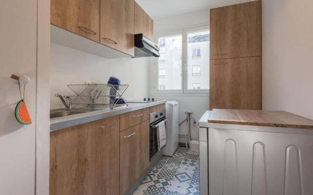 Standing apartment in Disneyland BMYGUEST