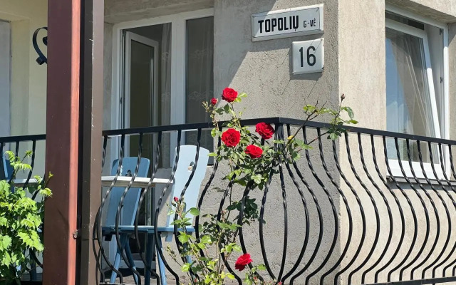 Topoliu 16 Guesthouse