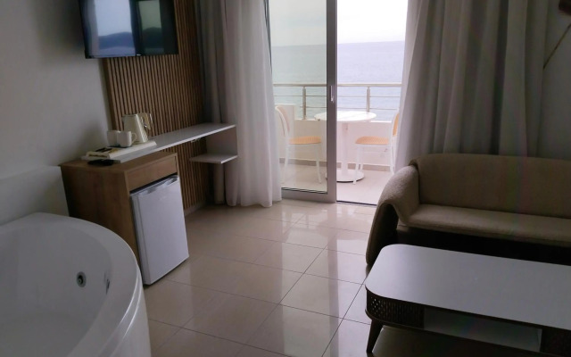 Mandy Suites