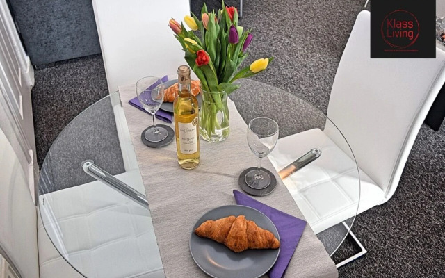 One Bedroom Apartment by Klass Living Serviced Accommodation Coatbridge - Whifflet Park Apartment With Wifi  and Parking