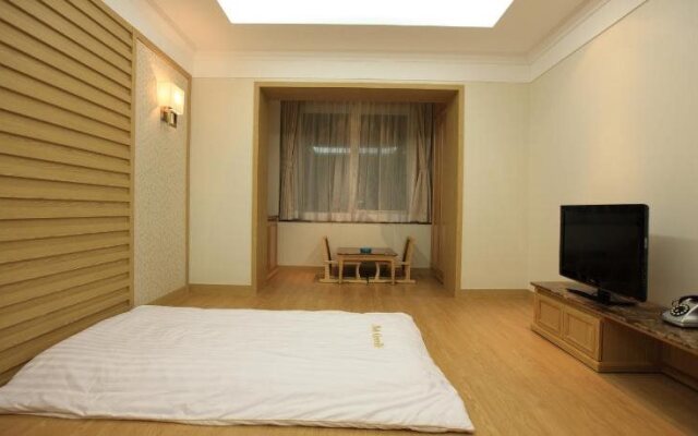 Chereville Spa Tourist Hotel