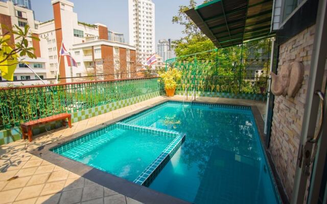 NIDA Rooms Sukhumvit Nana Khlong Tei