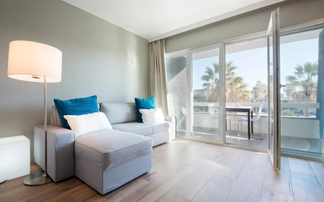 Cascais/Estoril Beachfront Apts