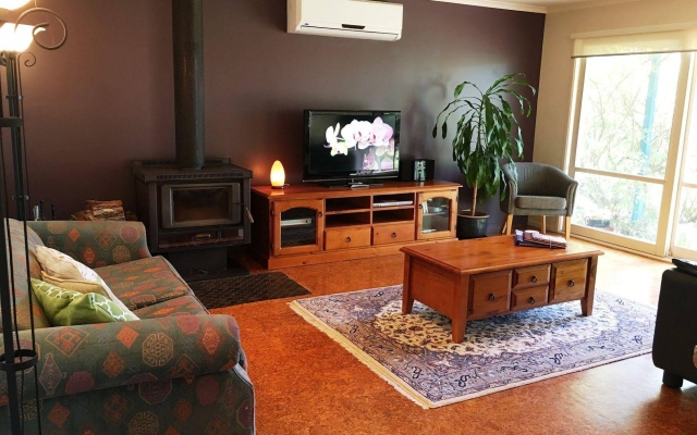 Countryside Connections Spa Cottage – Guest Rooms – Hepburn