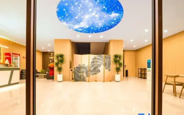 Jiutai Puli Hotel (Hohhot General's Office Art College Subway Station)