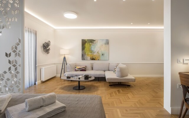Chic central Athens apartment at Mavilli Sq.