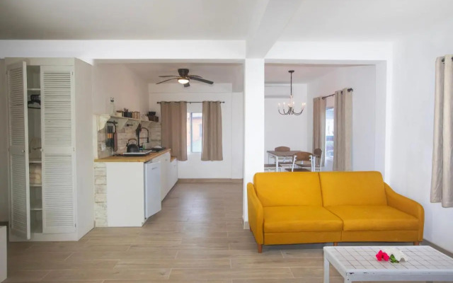 Kokomo Beach Suites