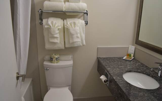 Guest House Inn & Suites