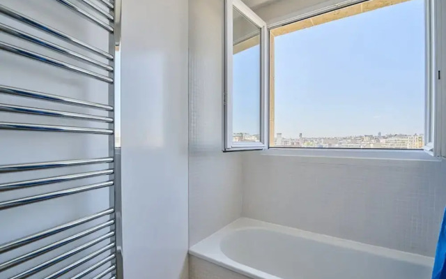 Sublime 2 Bedroom Flat Quai de Seine Eiffel Tower