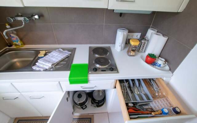 Tolstov-Hotels Big Room Apartment