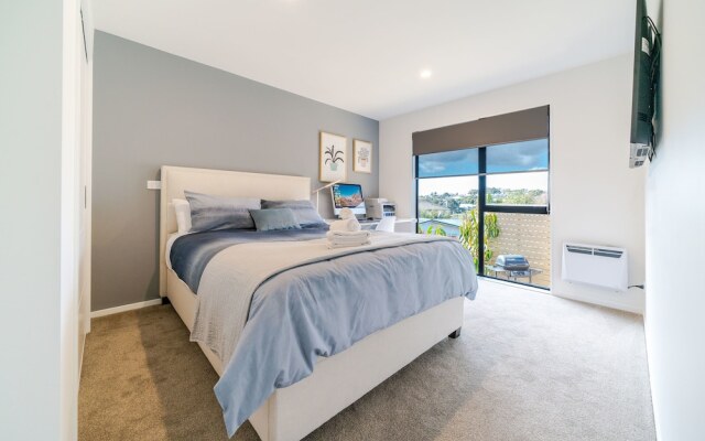 Browns Bay Brand New Super Modern 2
