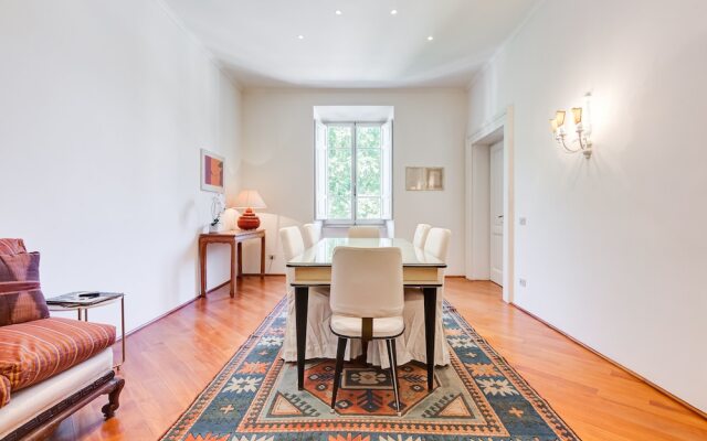 Luxury apartment in the center of Rome