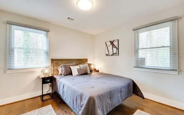 6 Mi to Mercedes-benz! Pet-friendly Yard in ATL