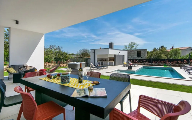 Zen Comfortable Holiday Residence
