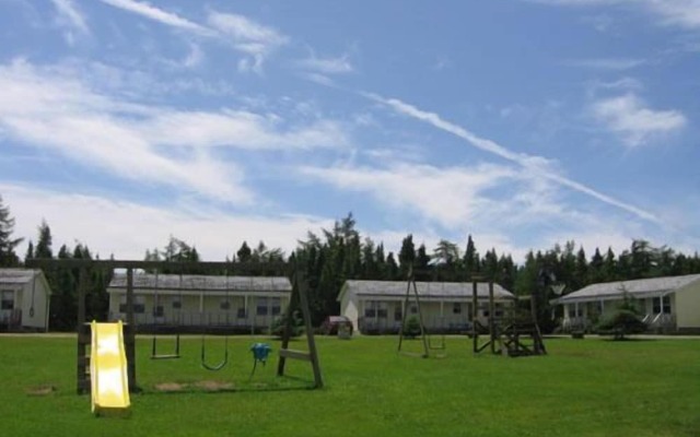 Joyce's Motel & Cottages