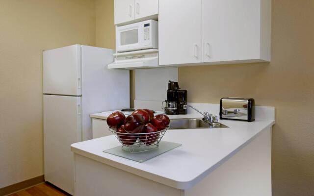 Extended Stay America Suites Detroit Metropolitan Airport