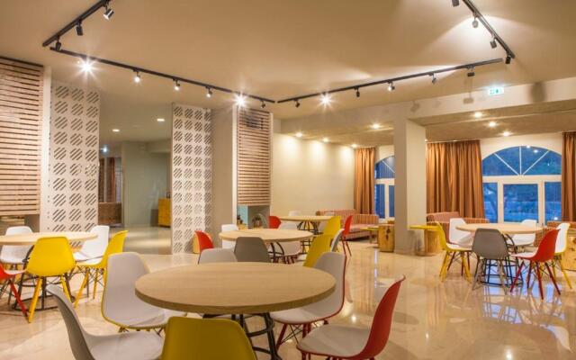 Hotel Kriamos Blue