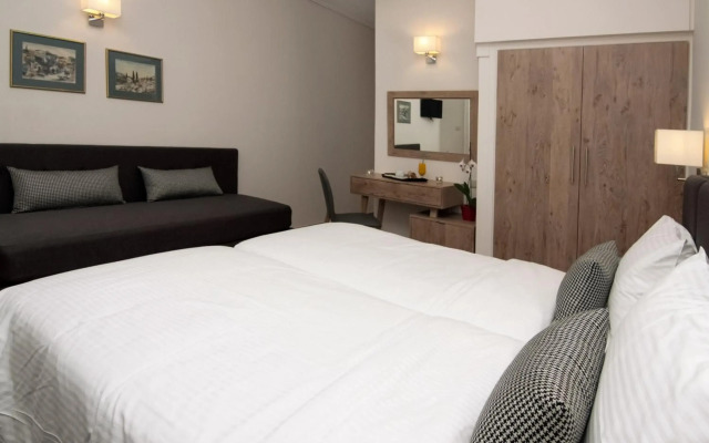 Green Hill Hotel
