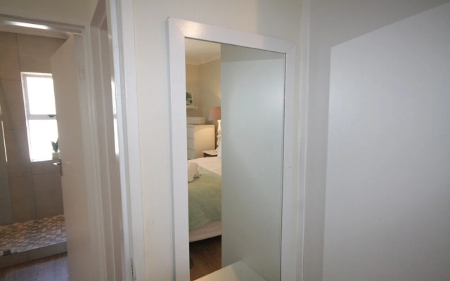 York Mews 14 by CTHA