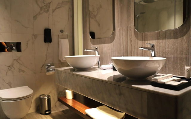 Queen Elizabeth 2 Hotel by Accor