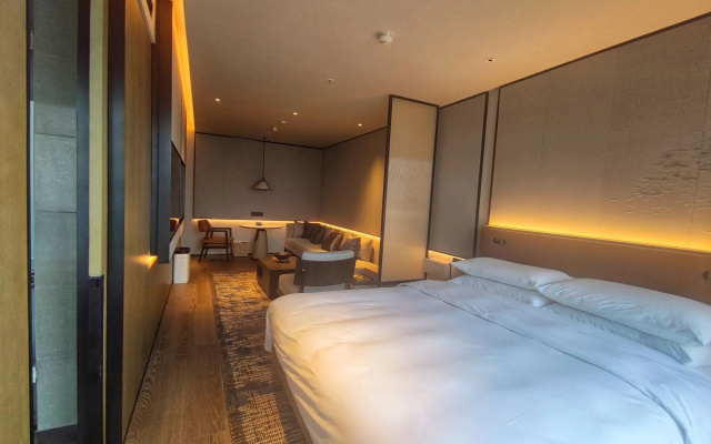 Courtyard by Marriott Luoyang