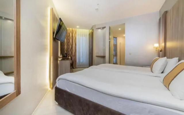 Royal Capital Hotel