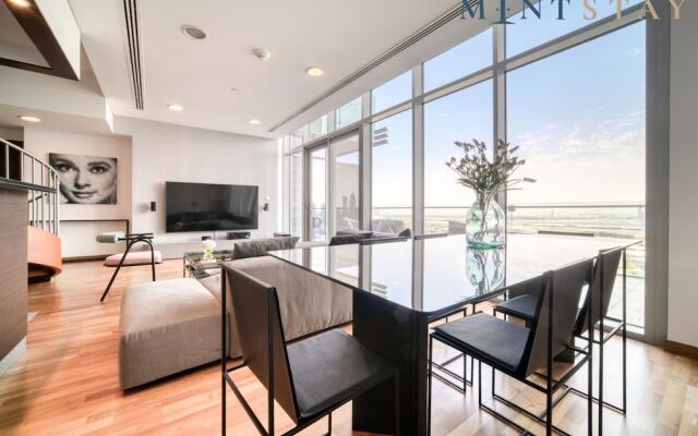 Prime Difc Duplex With Iconic Skyline Views