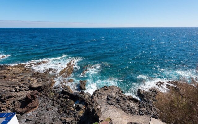Luminous Loft Apt. ¨above¨ the Atlantic Ocean