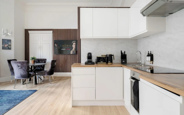Elegant Mayfair Studio Apartment