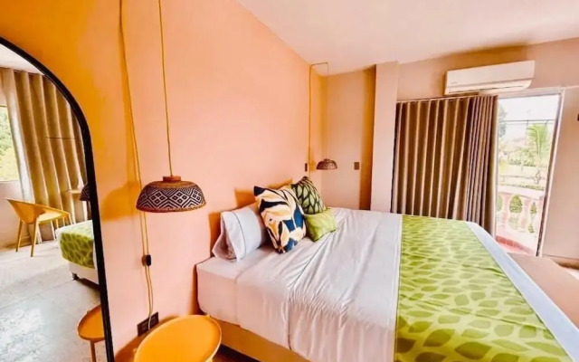 Del Tropico Hotel