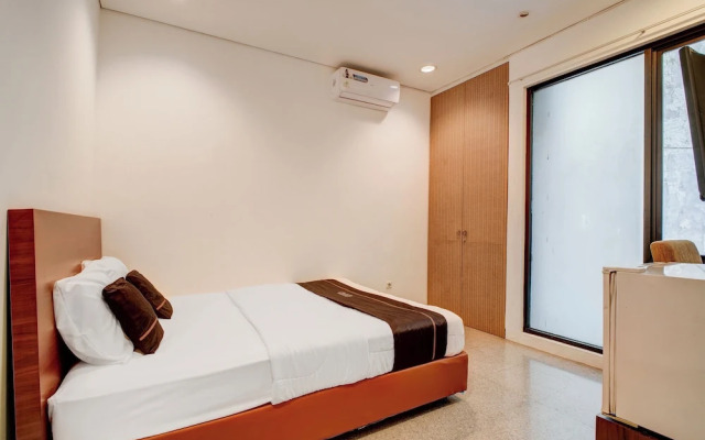 ZEN Rooms Terogong Near Pondok Indah