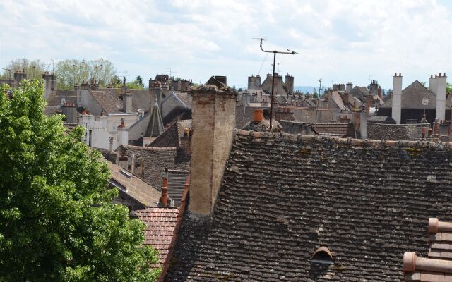 Abbaye De Maizieres