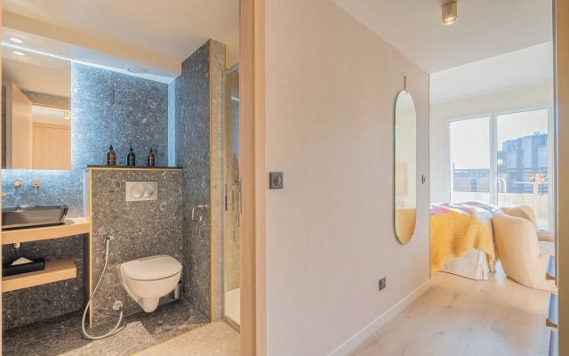 Yuna Porte Maillot - ApartHotel