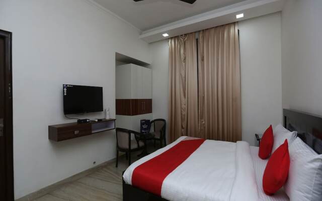OYO 15907 The Destiny Inn