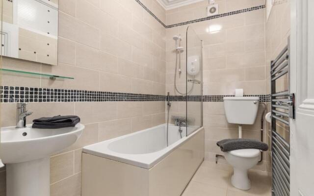 Caldey Bay Apartment - Lovely Sea Views